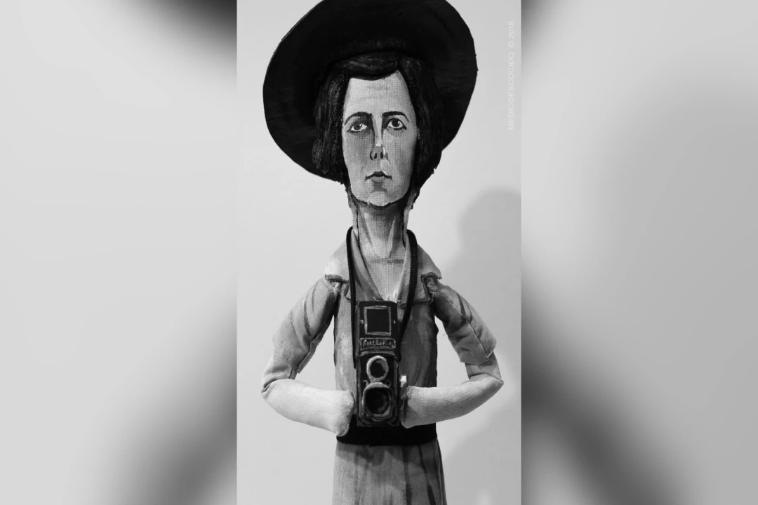 Vivian Maier et ses autoportraits : la signature secrète d'une photographe invisible